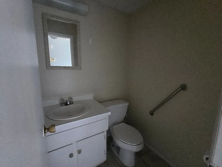 1708 N Hamilton St #E — Photo 14