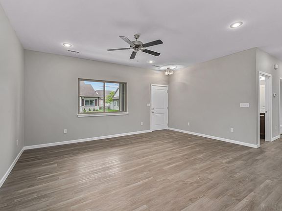 5th image of 110 N View Dr #A