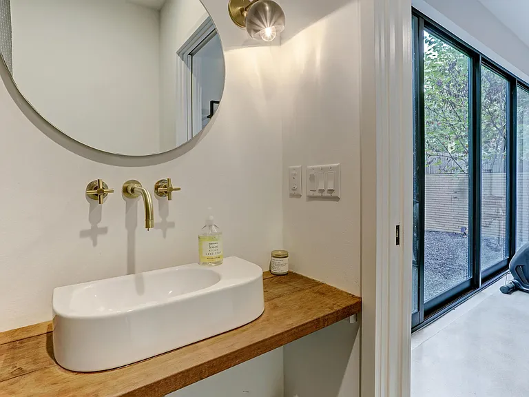 1713 Bluebonnet Ln #D — Photo 19