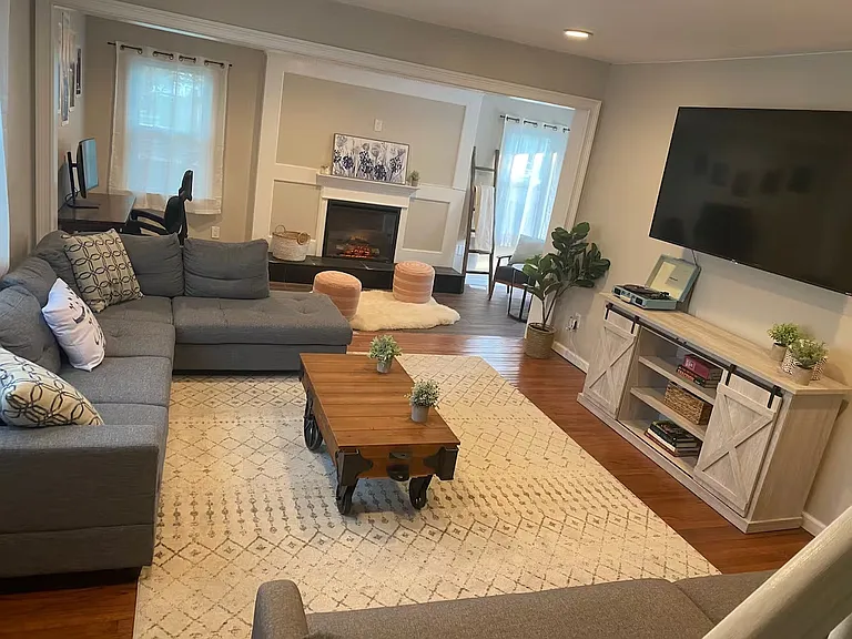 4 Garden Blvd — Photo 2
