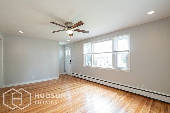 2nd image of 14 Louise St