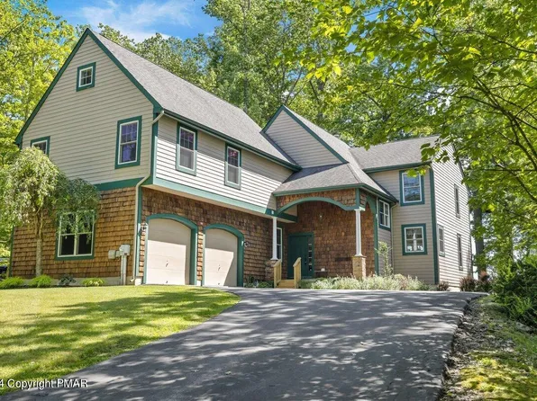 105 Creekside Rd, Canadensis, PA 18325