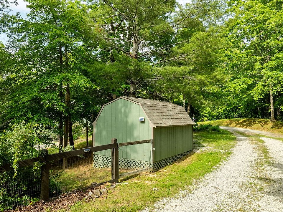10th image of 4550 Southgate Rd