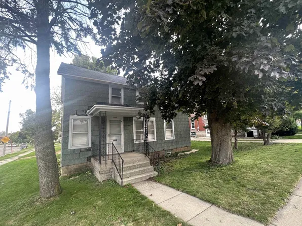 1303 9th St, Monroe, WI 53566