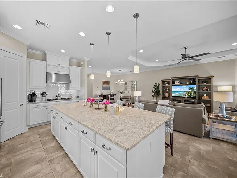 9361 Terresina Dr — Photo 11
