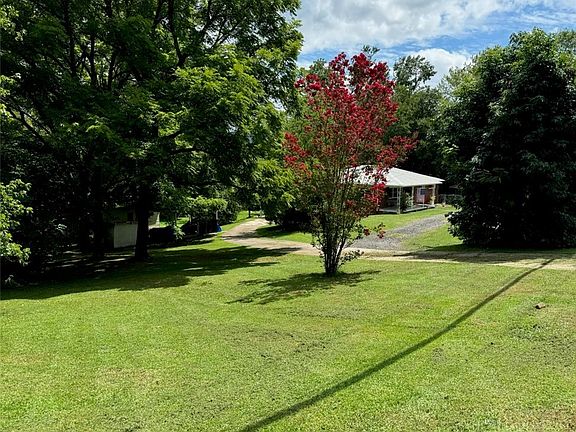 3rd image of 101 Bluebird Lane