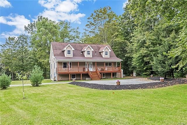 Your cheery home welcomes you as you enter your own private oasis