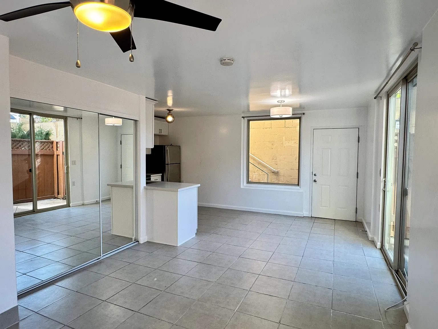 3939 Illinois St — Photo 4