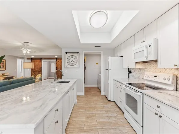 64 4th ST #A201, BONITA SPRINGS, FL 34134