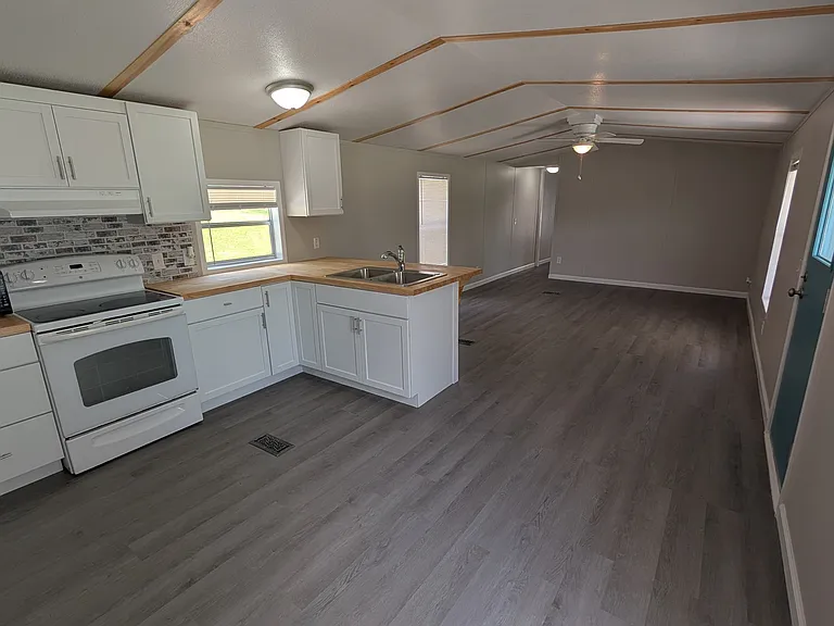 3205 Little Chuckey Rd — Photo 7