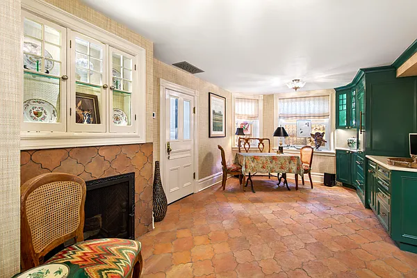 Sold by Compass | media 5