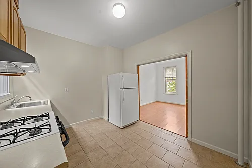 715 41st St #2L Photo 1
