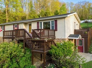 29 Woodmont Ln, Oakland, MD 21550