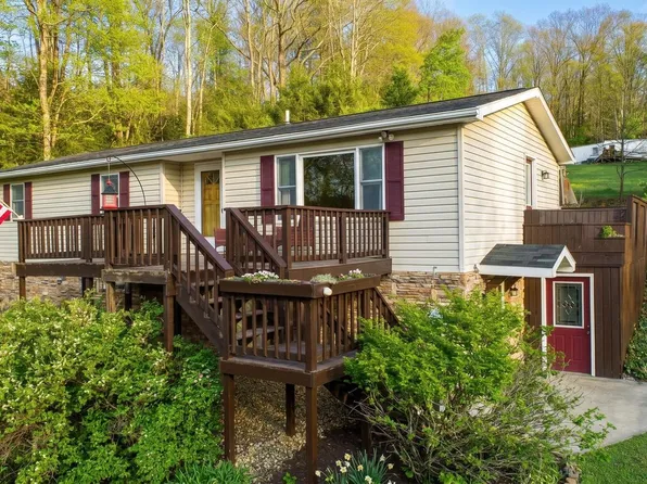 29 Woodmont Ln, Oakland, MD 21550