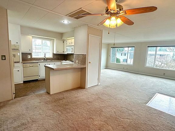 3rd image of 2681 SE River Rd Unit 29
