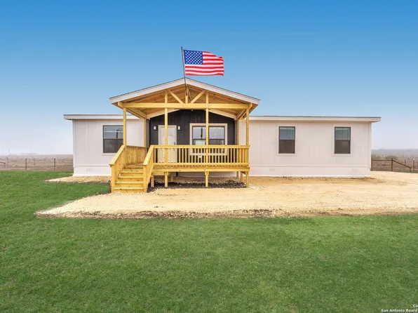 2629 FM 1332, Jourdanton, TX 78069