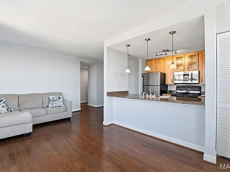 5330 Pershing Ave #807 — Photo 9