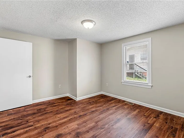104 S Raleigh St — Photo 18