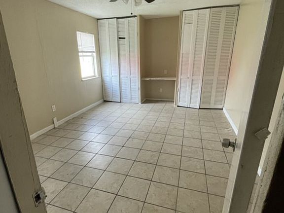 3rd image of 725 Villa Dr #2