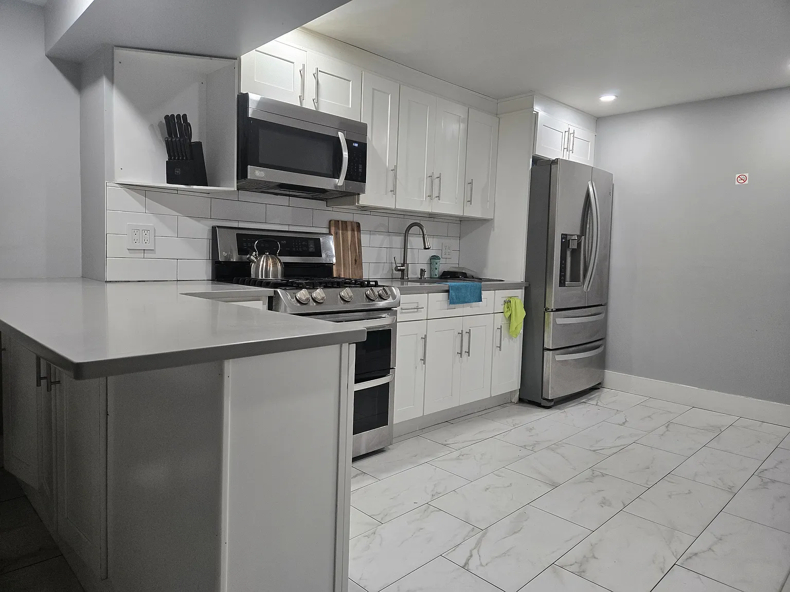 3 bed, $1,250 — Photo 1