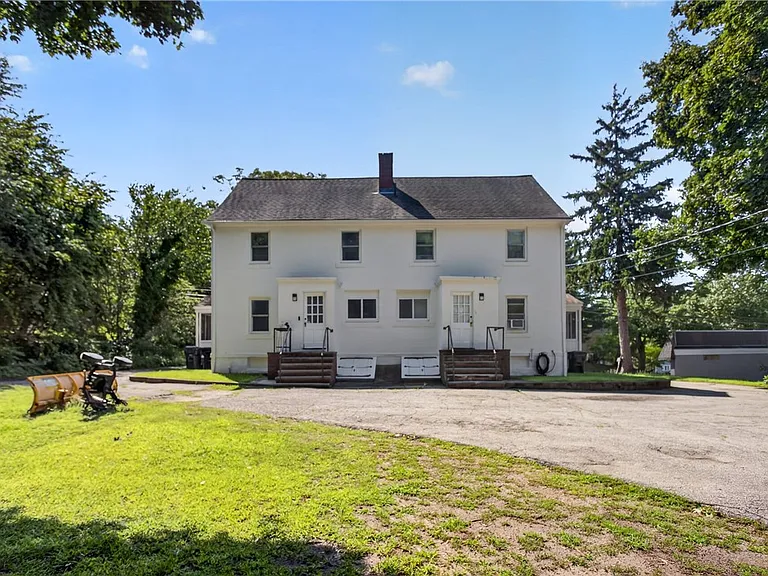 476 Providence St — Photo 48