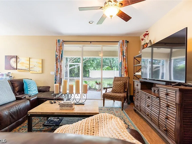 8713 Pegasus Dr — Photo 12