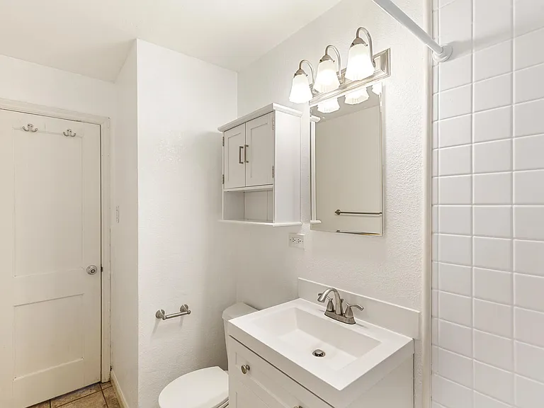 1663 Poplar St — Photo 15