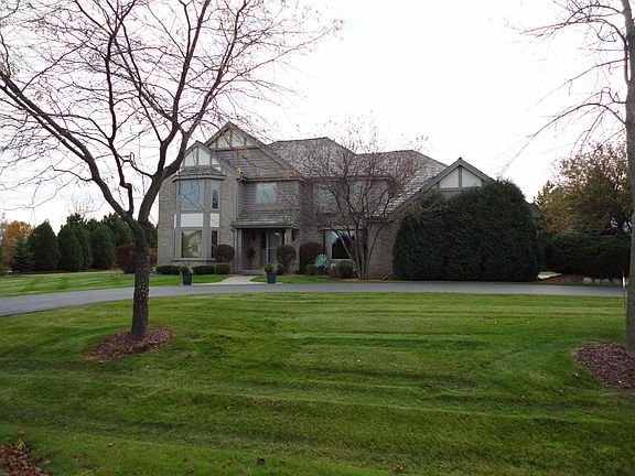 2nd image of 109 E Ironwood Ln