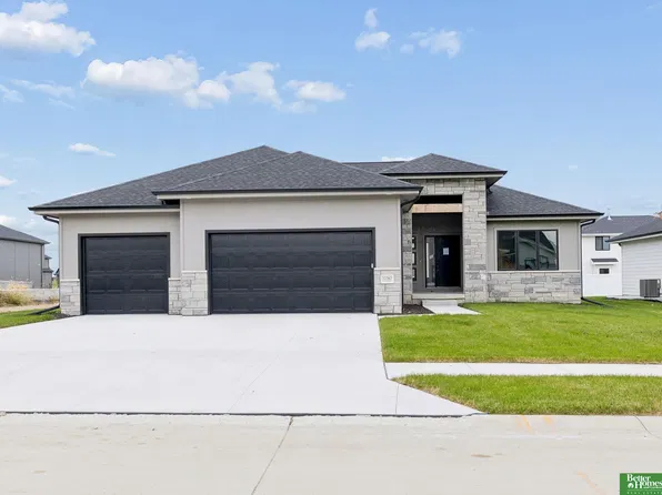 12362 Lake Vista Dr, Papillion, NE 68046