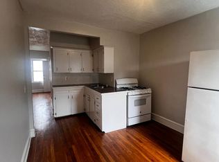 130 Lowell St #2E, Fall River, MA 02721