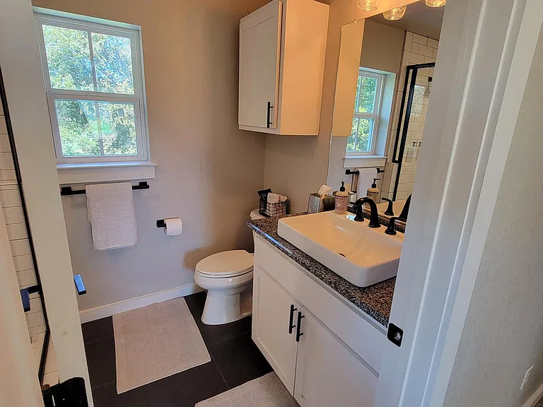 938 N Union Ave — Photo 28