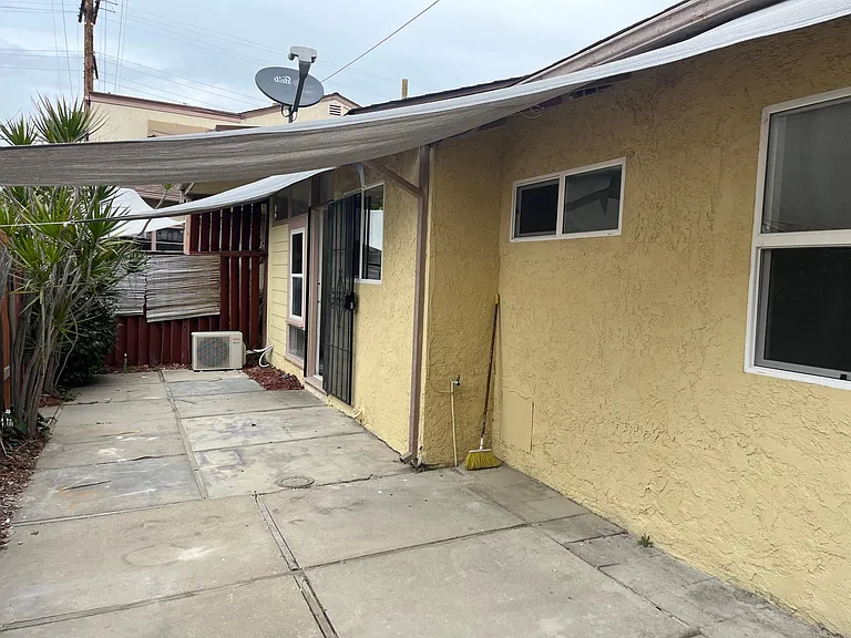5147 E Carson St #1/2 — Photo 8