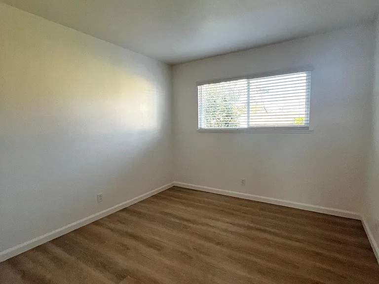 18371 Tamarind St — Photo 24
