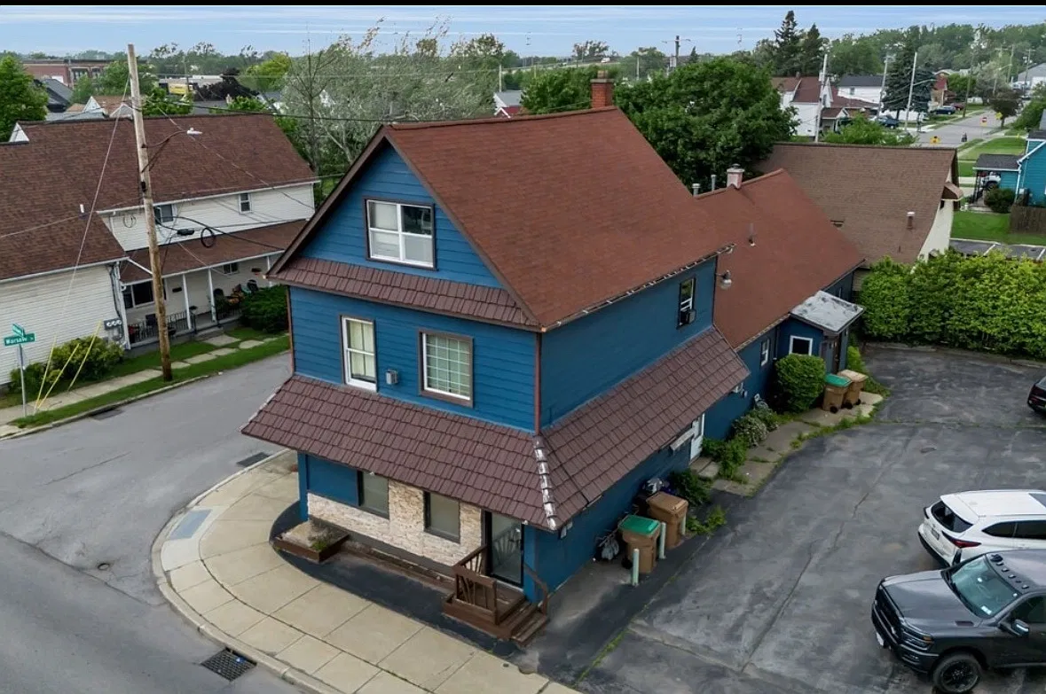 2 bed, $1,300 — Photo 1