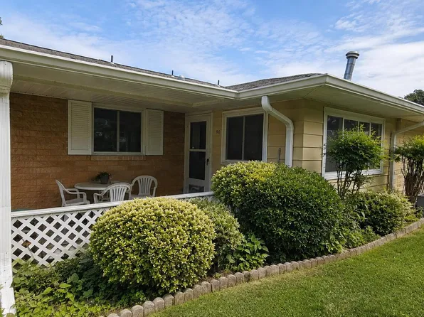 9 D W Lake Drive, Manchester, NJ 08759