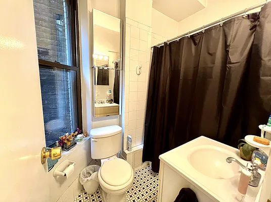 Rented by Compass | media 27