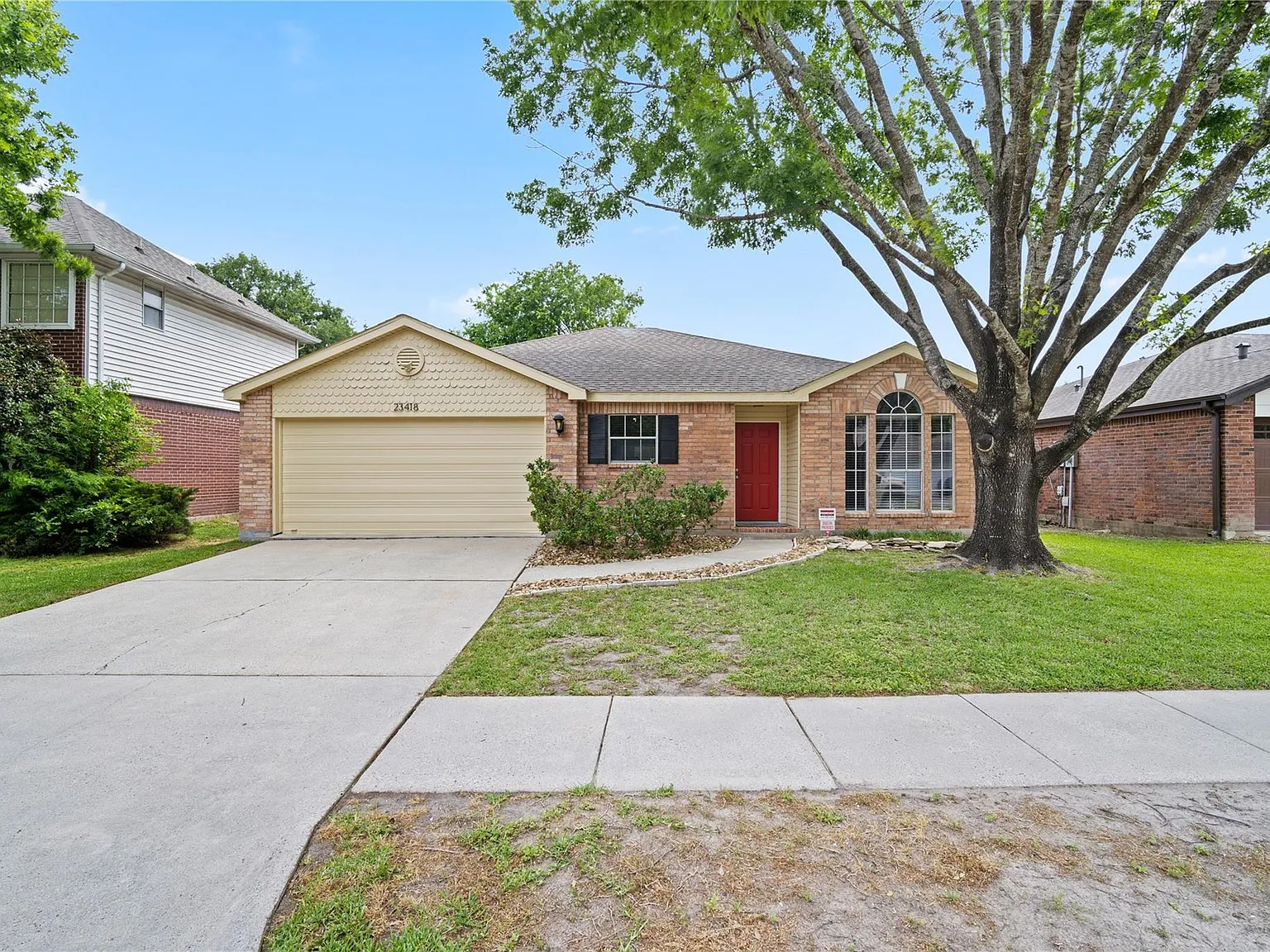 3 bed, 2.0 bath, 1437 sqft, $1,995 — Photo 1