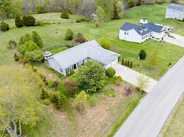 250 Knotting Hill Dr, Springville, IN 47462