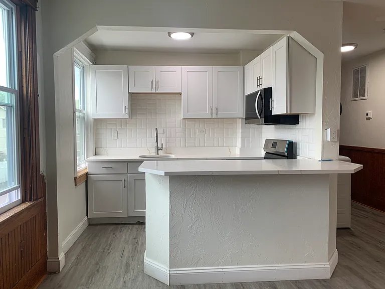 27 Granby Rd — Photo 4