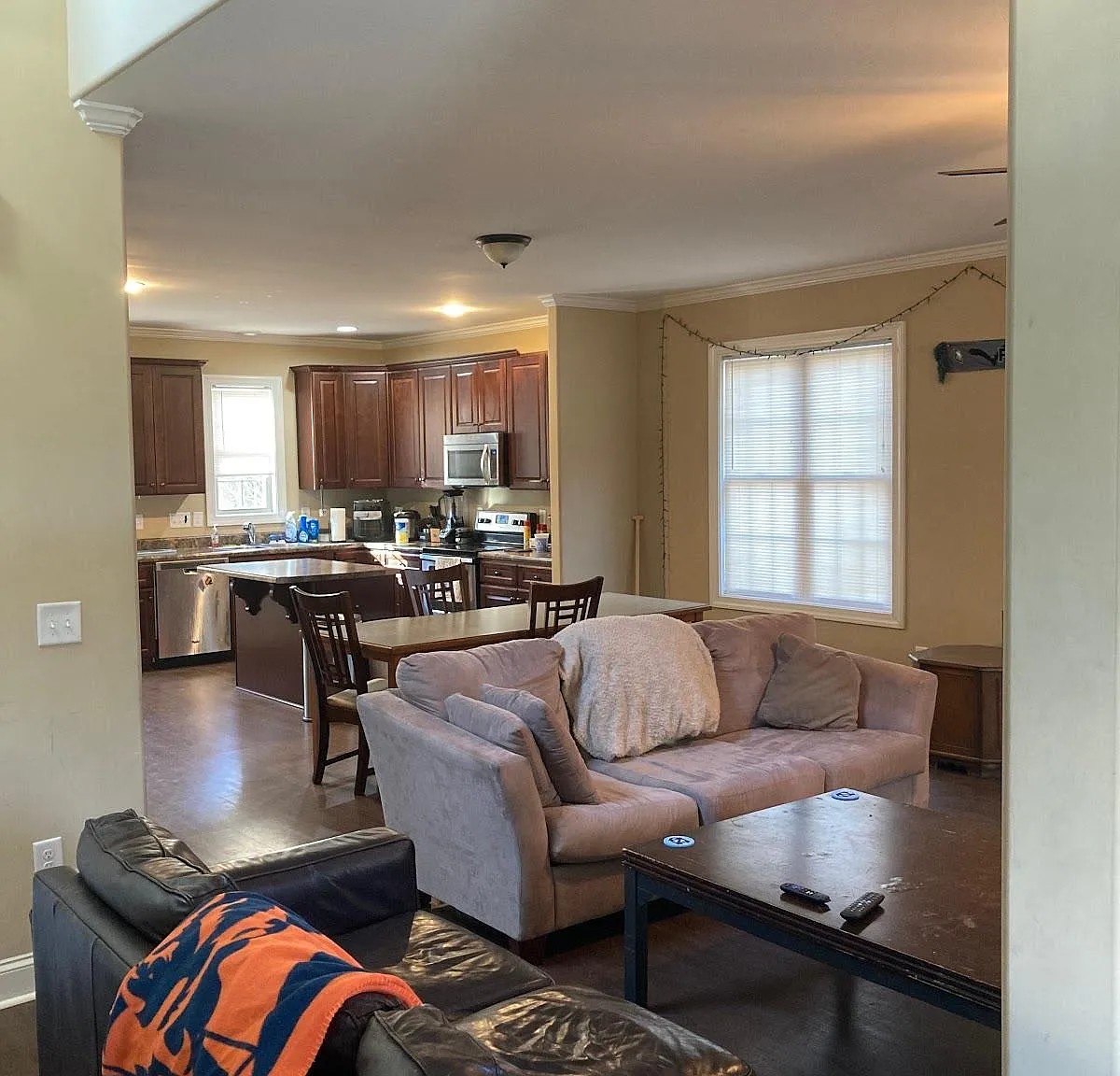 4 bed, 1998 sqft, $3,800 — Photo 4