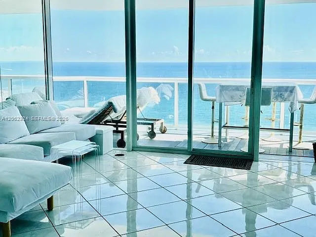 6301 Collins Ave #2802