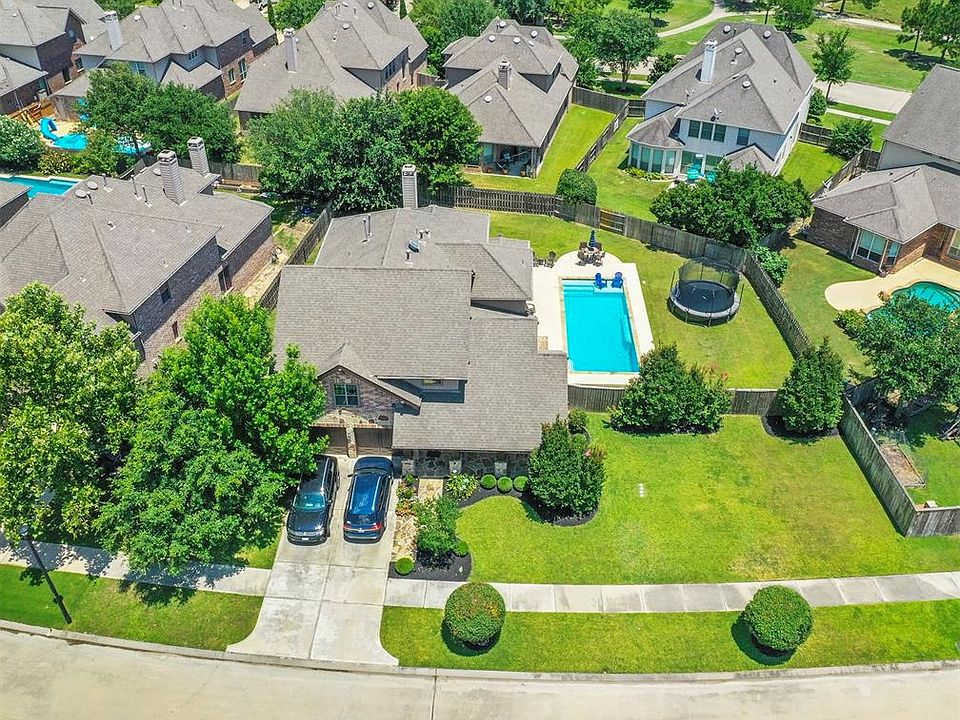 1st image of 5423 Humboldt Park Ln