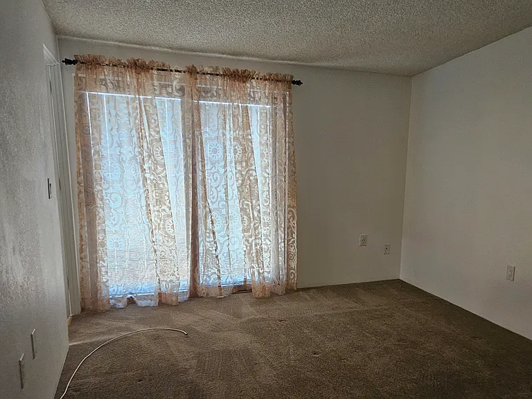 437 W San Ignacio — Photo 8
