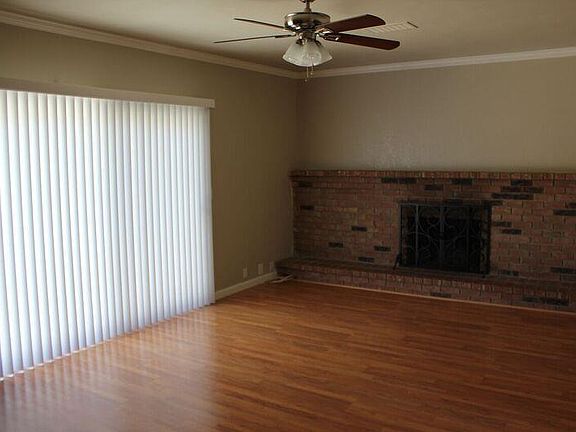 3rd image of 944 Marlinton Ct