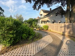 196 Melville Rd, Farmingdale, NY 11735