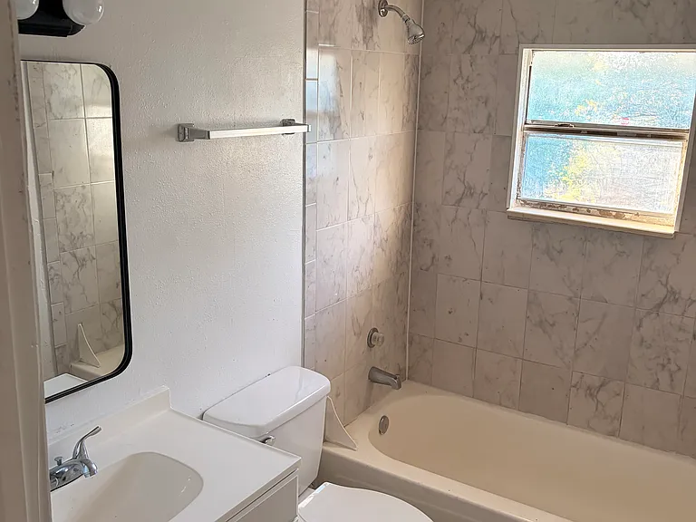 224 C St #D — Photo 2