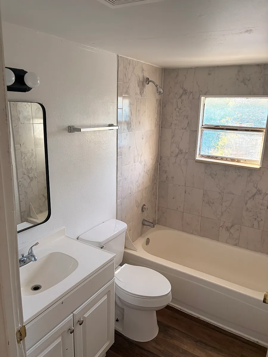 Photo 2 of 10 - 224 C St #D - Lake Wales, FL Building Photo - 224 C St #D