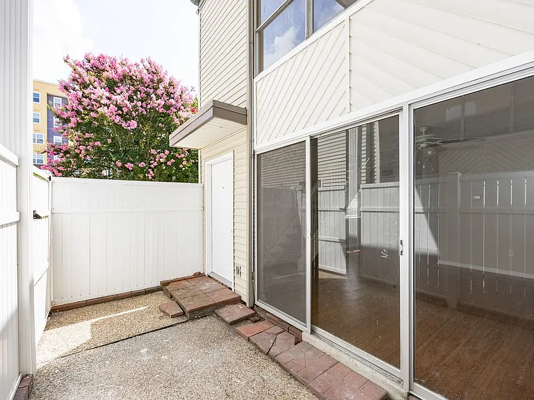 454 W Parker Blvd #A10 — Photo 15