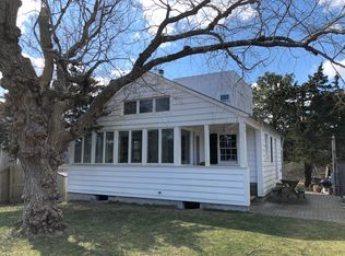 20 Beach Ave, Amagansett, NY 11930