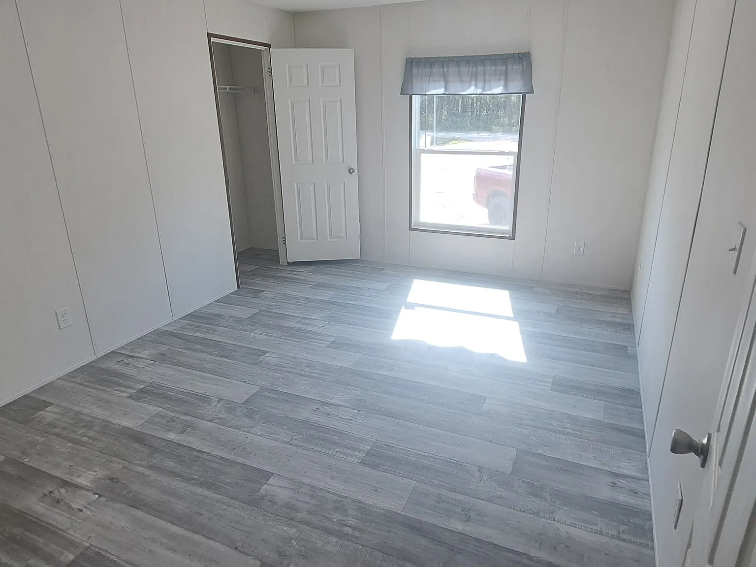 4 bed, 10000 sqft, $950 — Photo 4